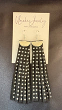 Load image into Gallery viewer, Black &amp; Silver Tassels (short)