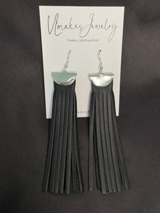 Black Tassels (Short)